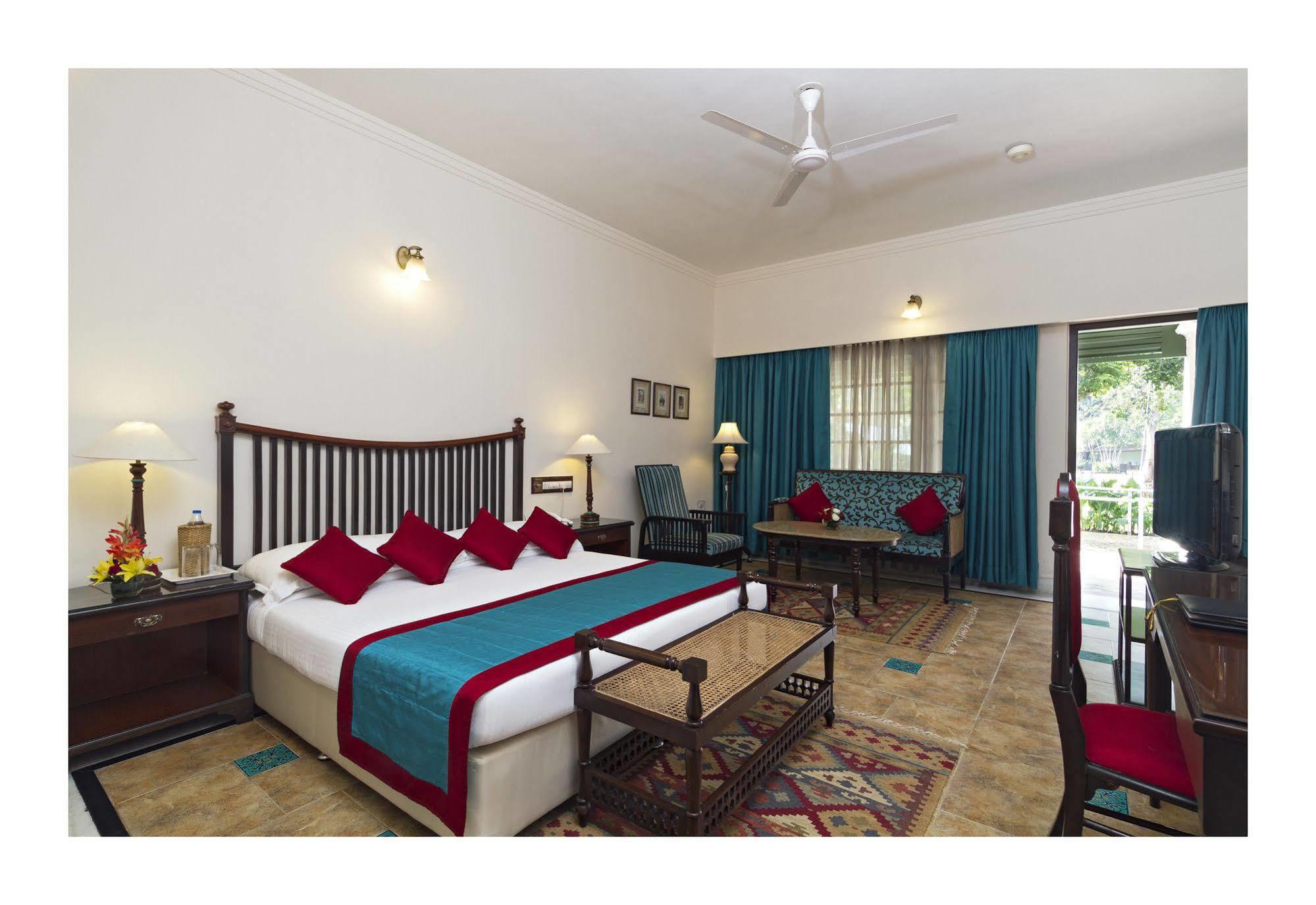 Jehan Numa Palace Hotel Бхопал Экстерьер фото